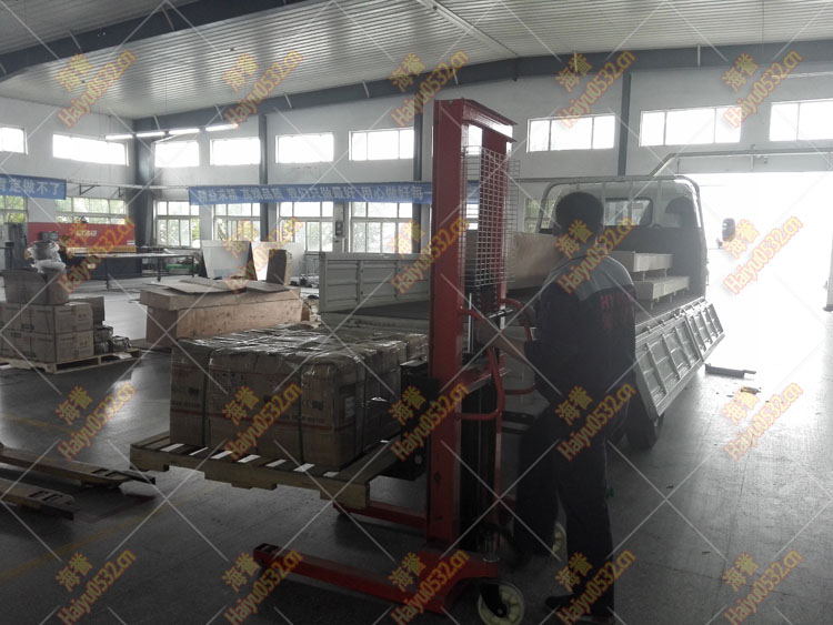 江西抚州旋转火锅设备发货现场图4